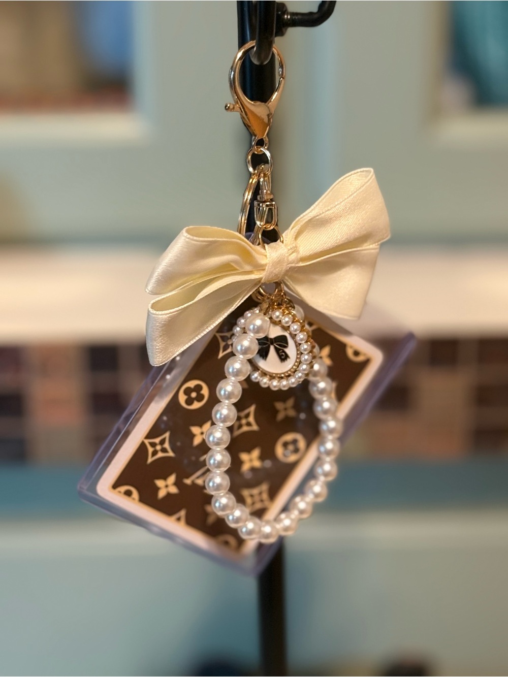 Pearl Bow Keychain Card Holder - Ivory